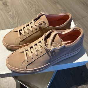 common projects low suede blush sneakers